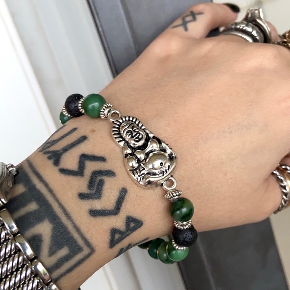 Silver buddha green agate lava rock bead bracelet - Picture 10 of 12